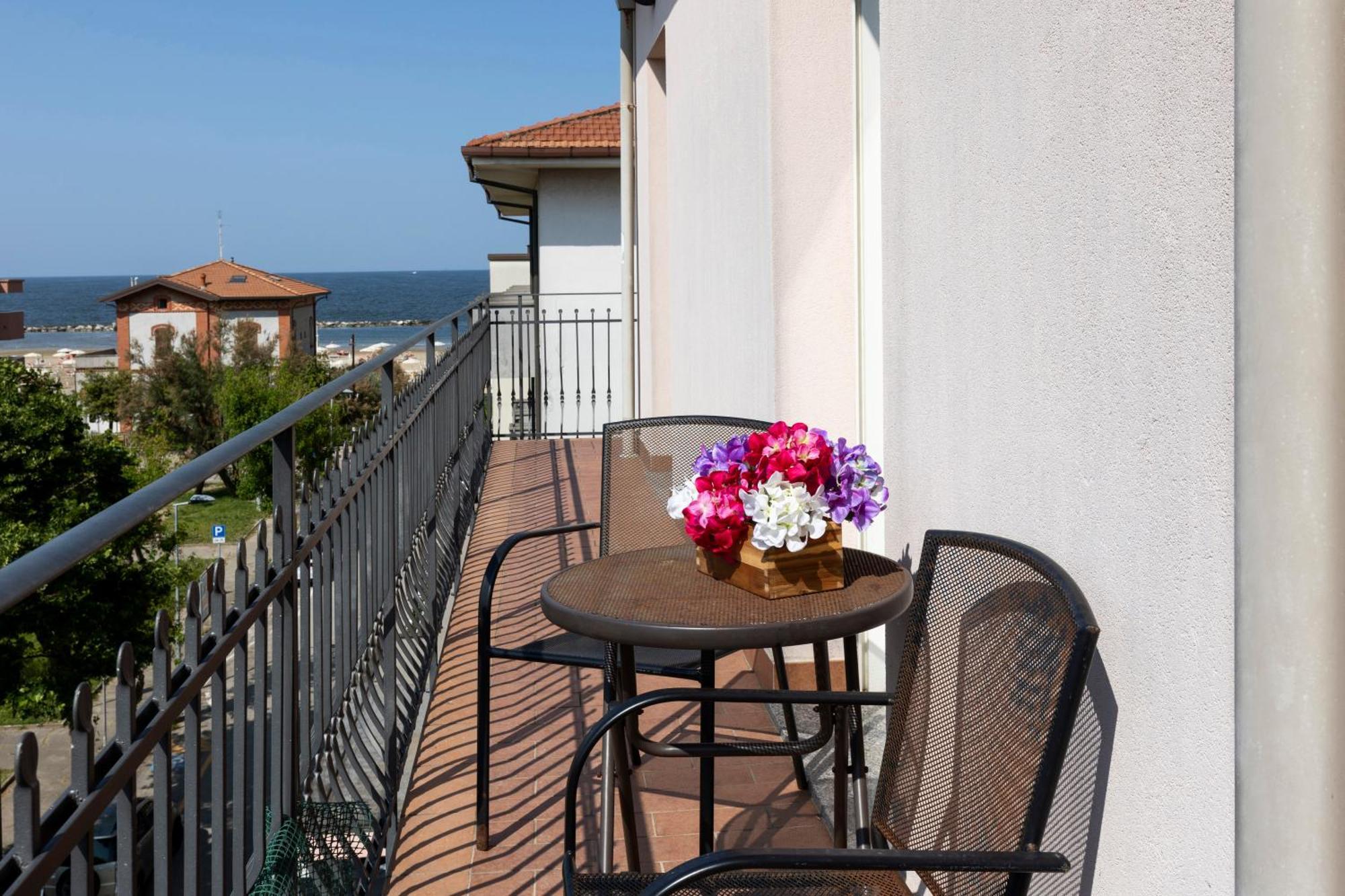 Residence Tre Trilo&Suites Rimini Exterior photo